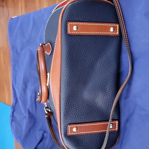 Dooney and Bourke Zip Zip sachel - Picture 4 of 8